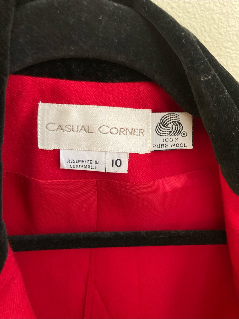 Casual Corner Red Blazer with Black Velvet Collar - Picture 2 of 4